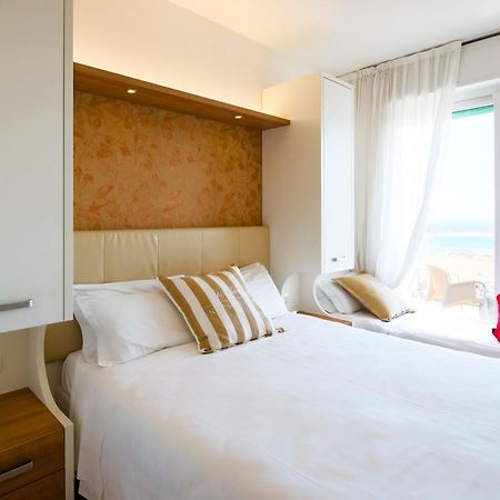 Eurhotel Ріміні Екстер'єр фото