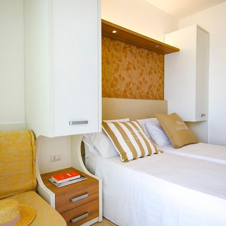 Eurhotel Ріміні Екстер'єр фото