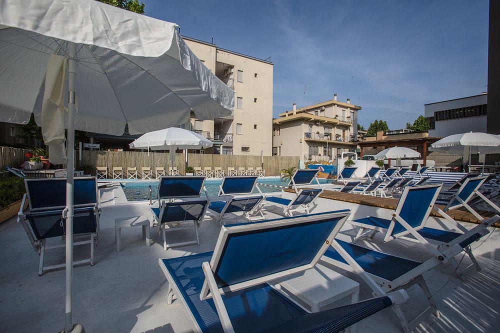Eurhotel Ріміні Екстер'єр фото