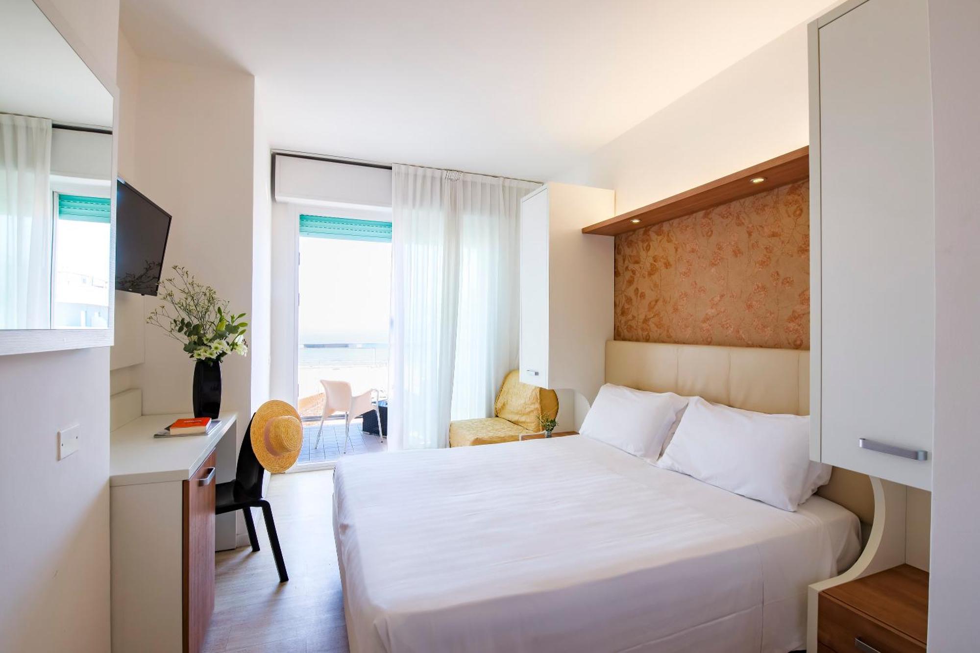 Eurhotel Ріміні Екстер'єр фото