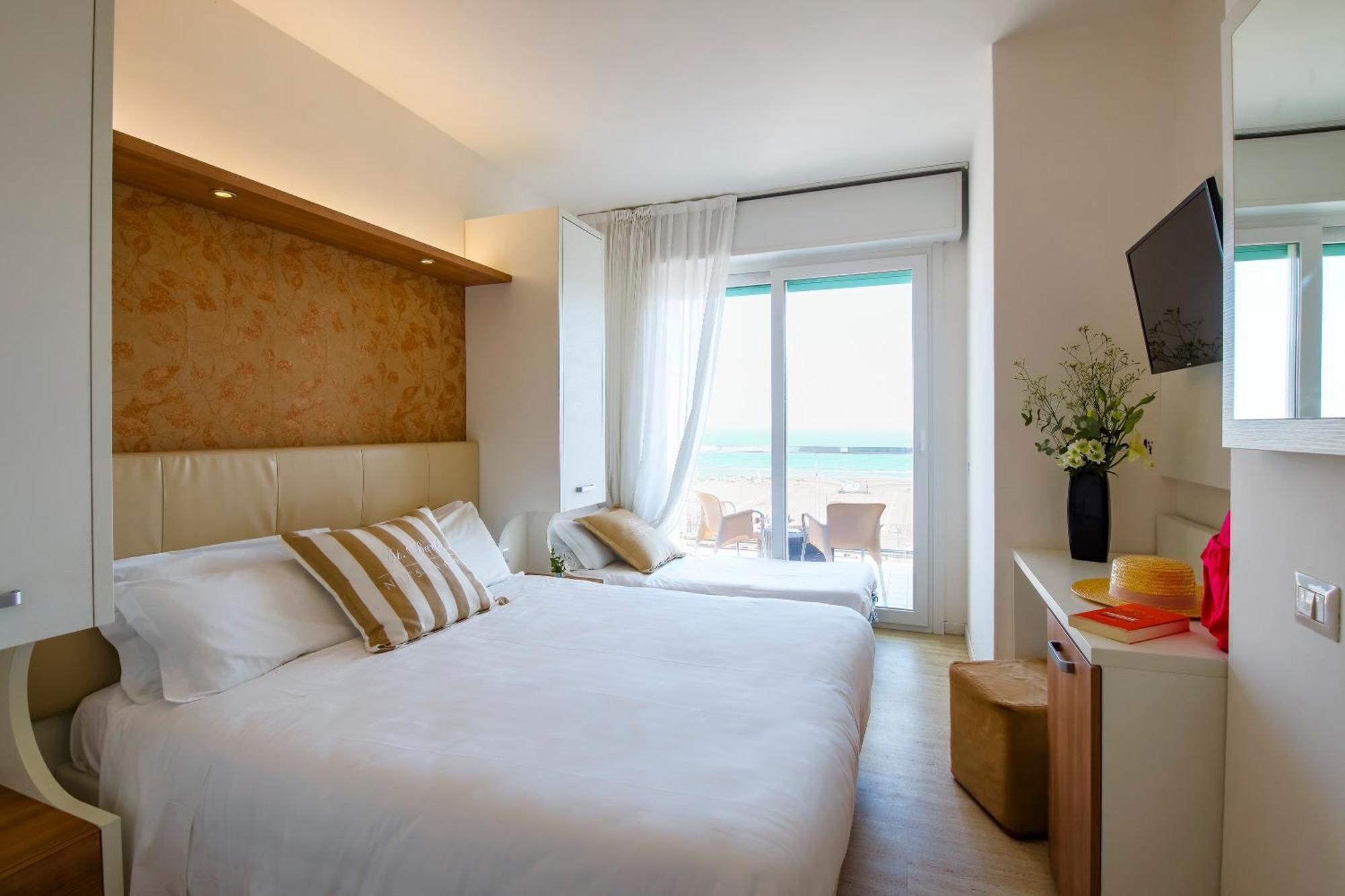 Eurhotel Ріміні Екстер'єр фото