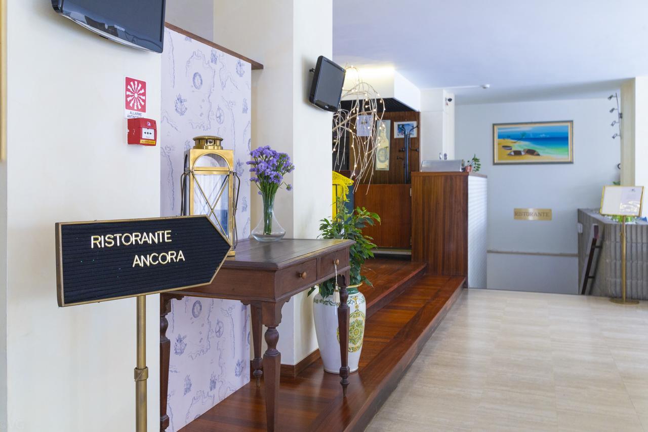 Eurhotel Ріміні Екстер'єр фото