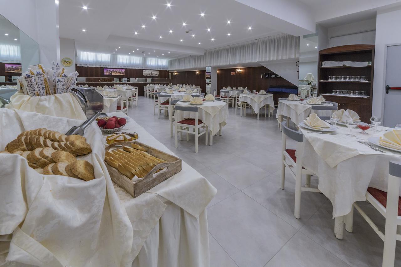 Eurhotel Ріміні Екстер'єр фото