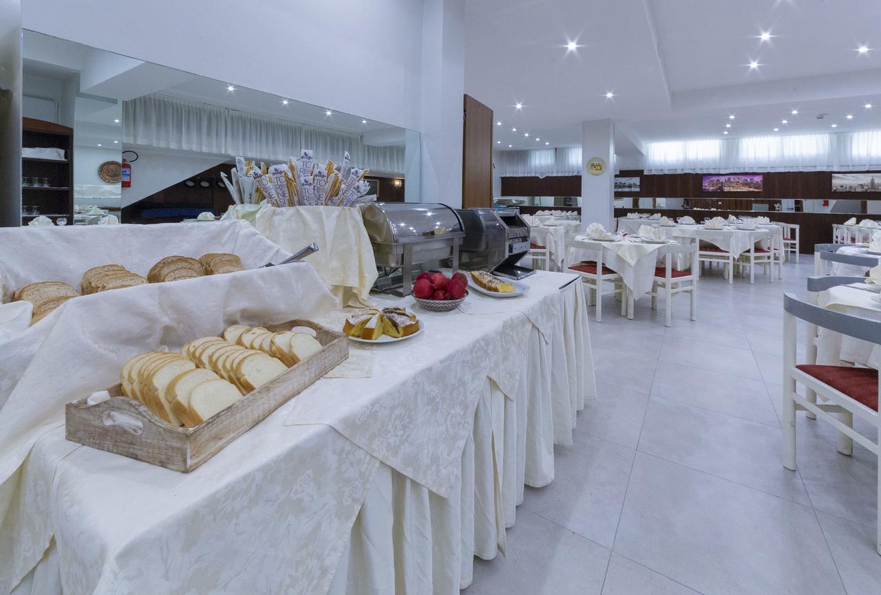 Eurhotel Ріміні Екстер'єр фото