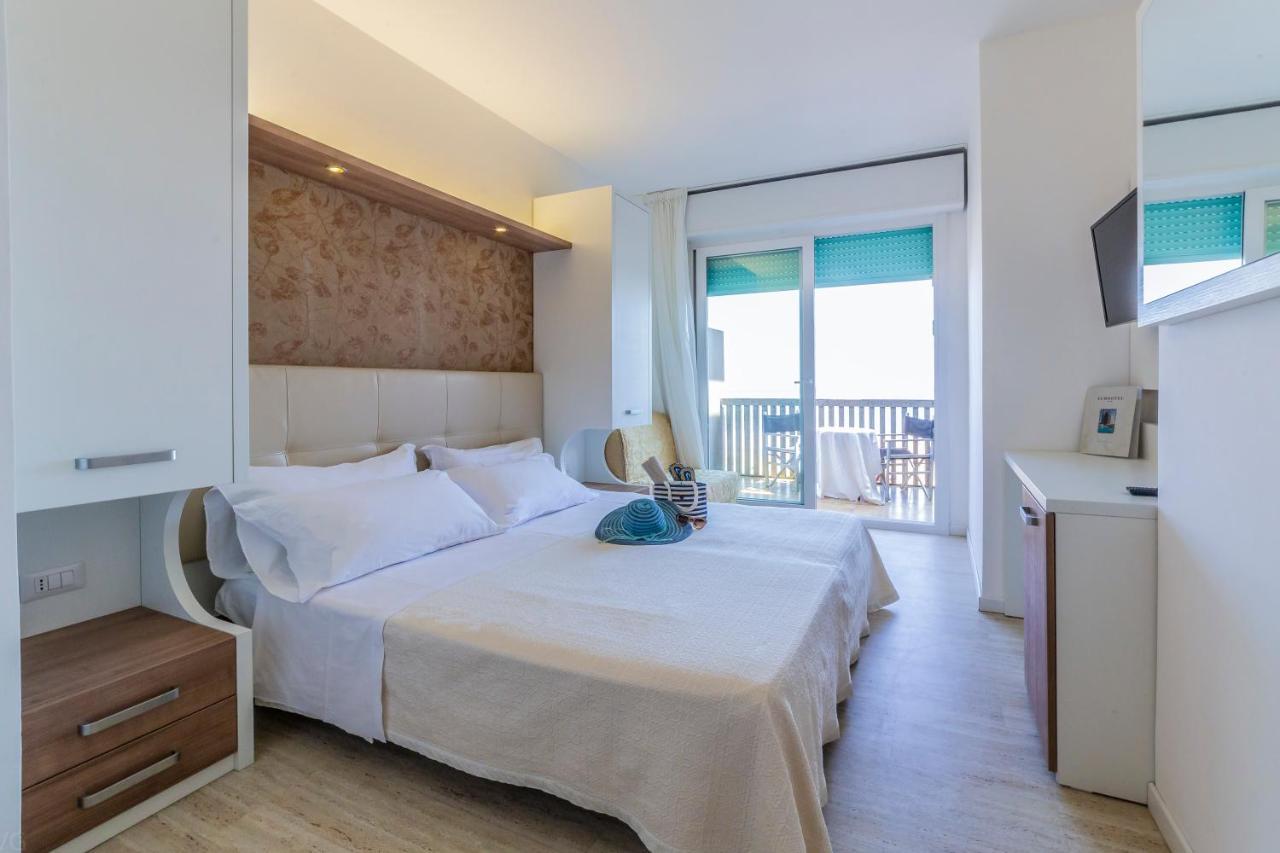 Eurhotel Ріміні Екстер'єр фото